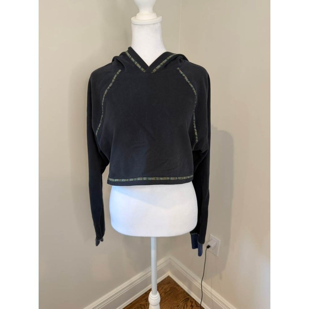 Something Navy x Bandier Cropped Hoodie Blue Rainbow Stitch Pullover Size M